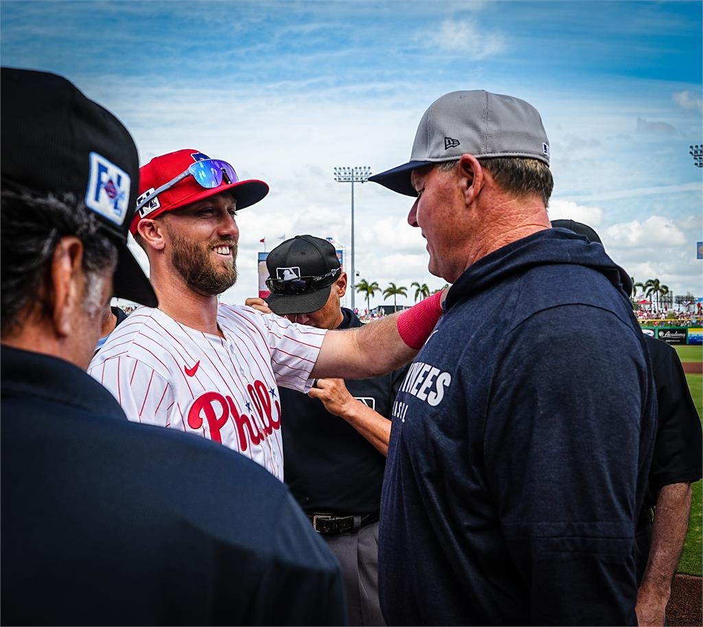 MLB(影)/火箭人之子敲逆轉比數全壘打 火熱雙城橫掃對手奪下10連勝