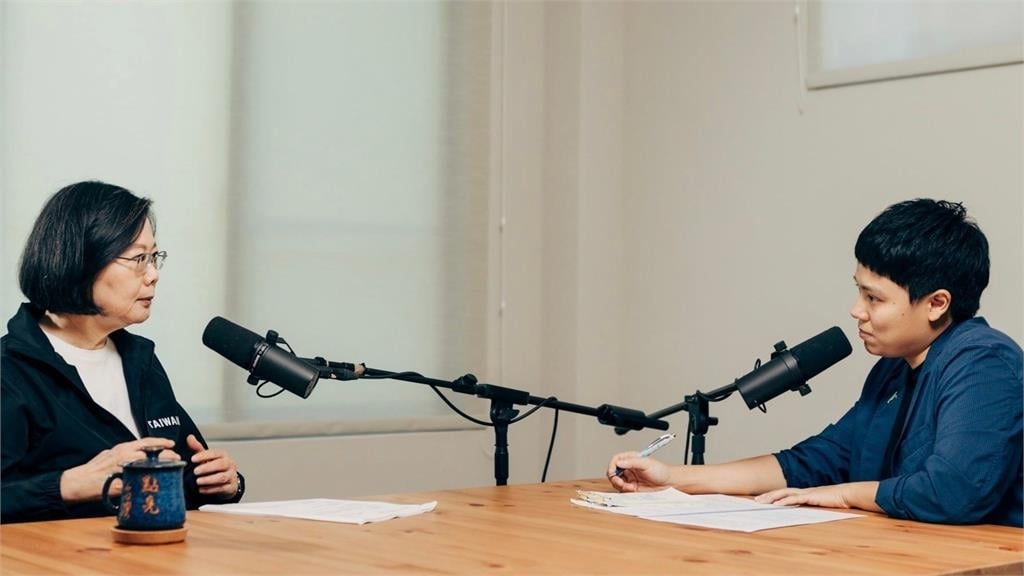 YTR敏迪選讀結婚了！驚見「蔡英文、蕭美琴同框」網跪了：超強證婚組合