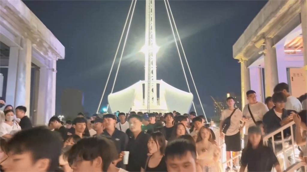 嘻哈天團頑童MJ116快閃駁二酒吧　大港橋擠爆險成「台版梨泰院」