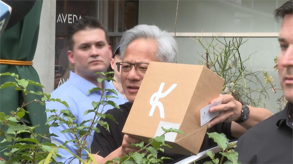 黃仁勳美食地圖再+１　私廚大啖砂鍋粥、水煮牛、陳醋琥珀雞