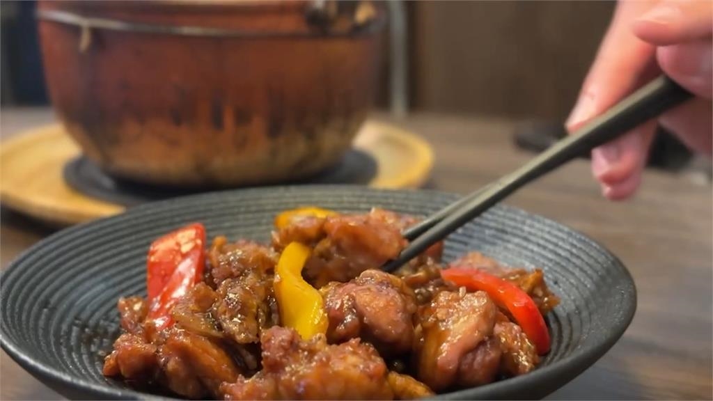 黃仁勳美食地圖再+１　私廚大啖砂鍋粥、水煮牛、陳醋琥珀雞