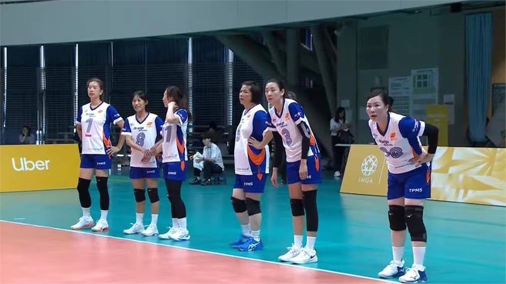 世壯運(影)/前台灣女排國手組成「橙的電子隊」 直落二輕取對奪下第一勝