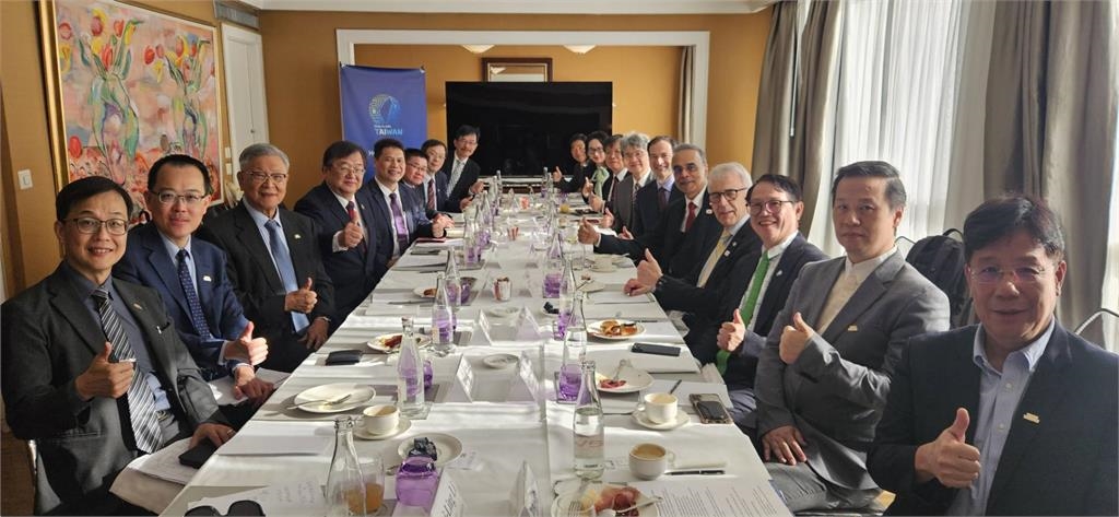 台灣世衛行動團在世界衛生大會期間 與世界醫師會領導團隊會晤 