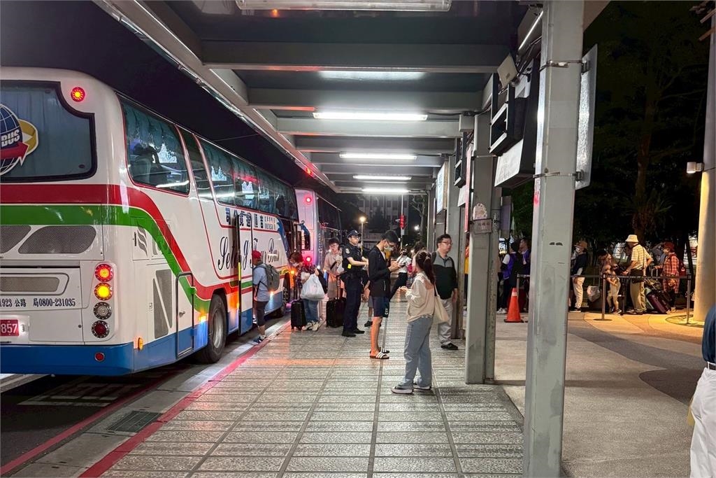 快新聞/旅客注意!台鐵北迴線土石流「雙向不通」 協調高鐵展開疏運