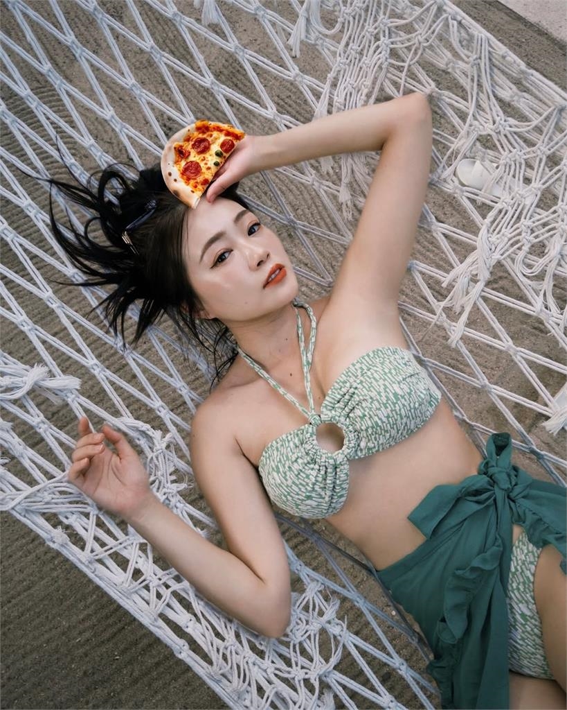 37歲丫頭零修圖比基尼照瘋傳!粉色泳裝「正面挖洞」辣秀真實身材