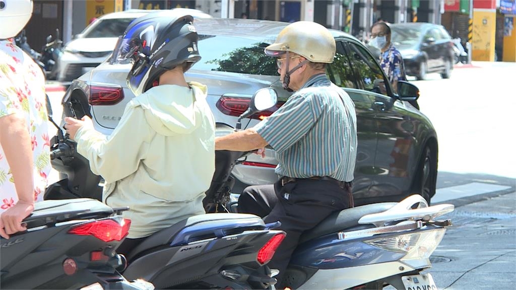 高齡駕駛問題浮上台!日本5年250萬老人「主動放棄駕照」全因政府1措施