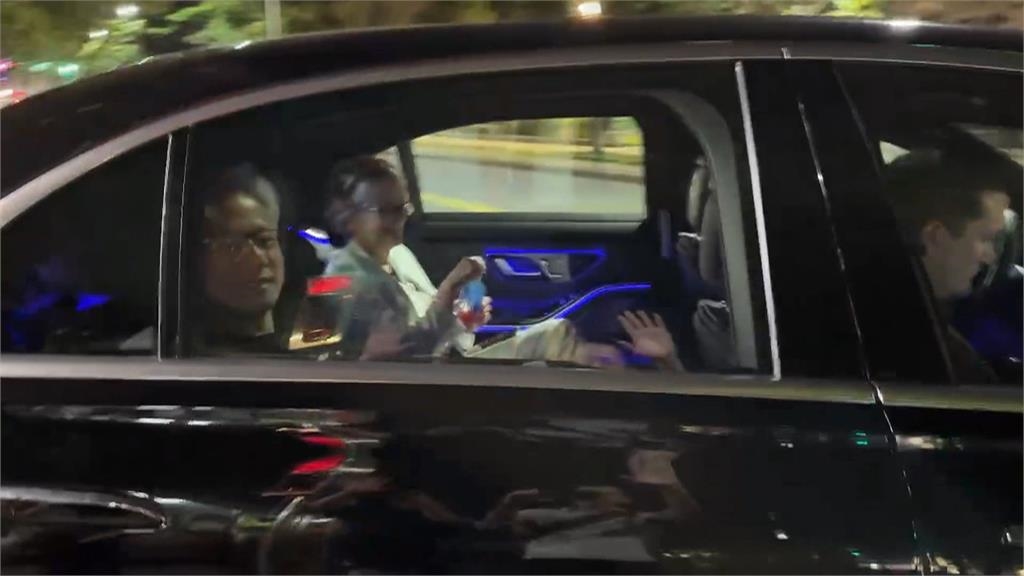 黃仁勳晚間訪士林海鮮會館　包30桌宴請輝達員工