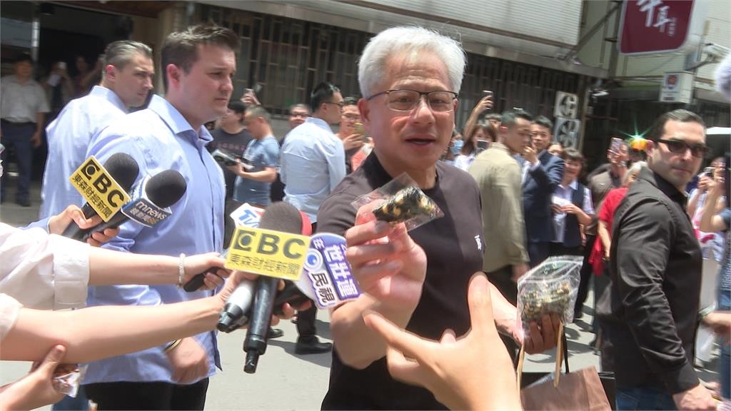 AI教父也會累!黃仁勳鐵人行程 忙工作不忘吃牛肉麵補血