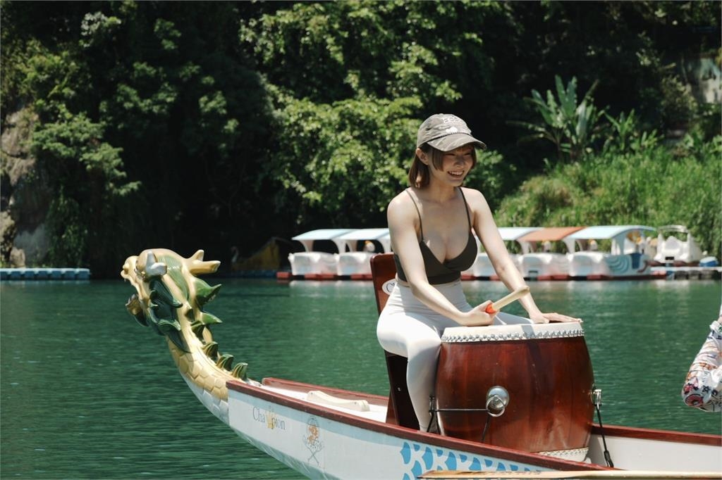 龍舟正妹鼓手「雪Q大麻糬」險炸出！「真實身分」曝光…昔大巨蛋脫到剩Bra