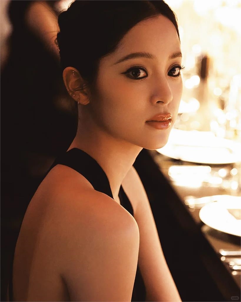 遭傳註銷國籍…歐陽娜娜突公開「暗黑照」認不出!小粉紅挖1事驚:升咖了