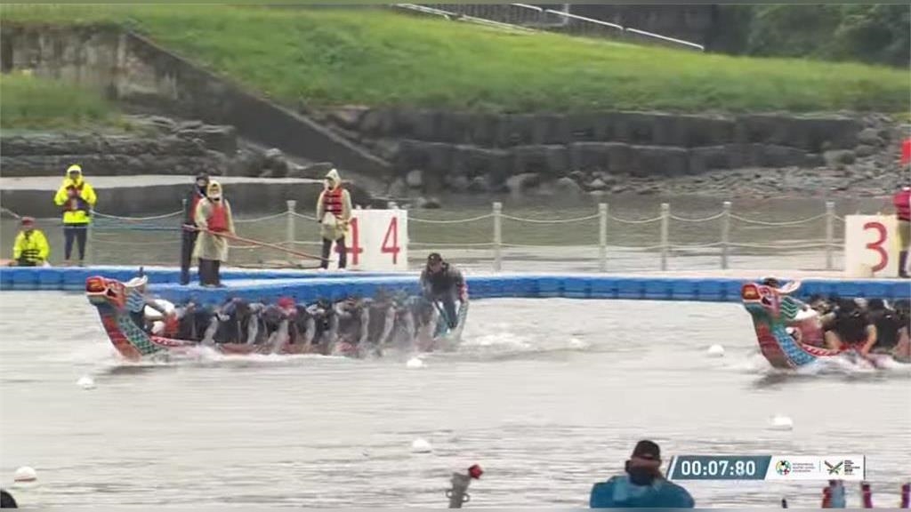世壯運(影)／龍舟賽男子200公尺30+組　各隊猛男奮勇向前划競爭激烈