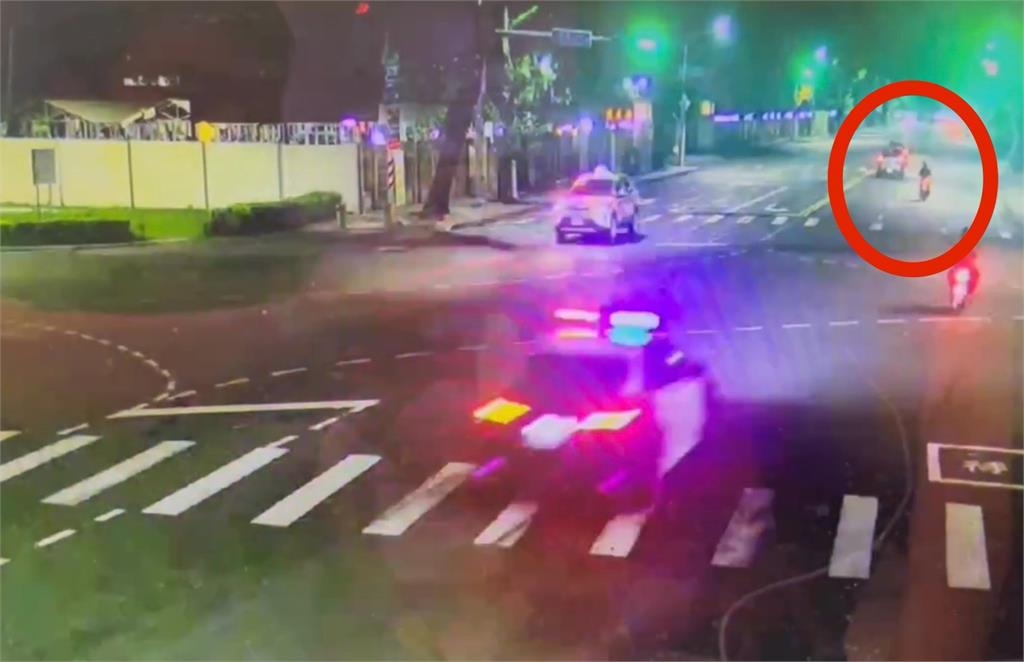 24歲女「拒警臨檢」騎機車一路狂逃!自撞亡母崩潰怒告:我女兒很乖