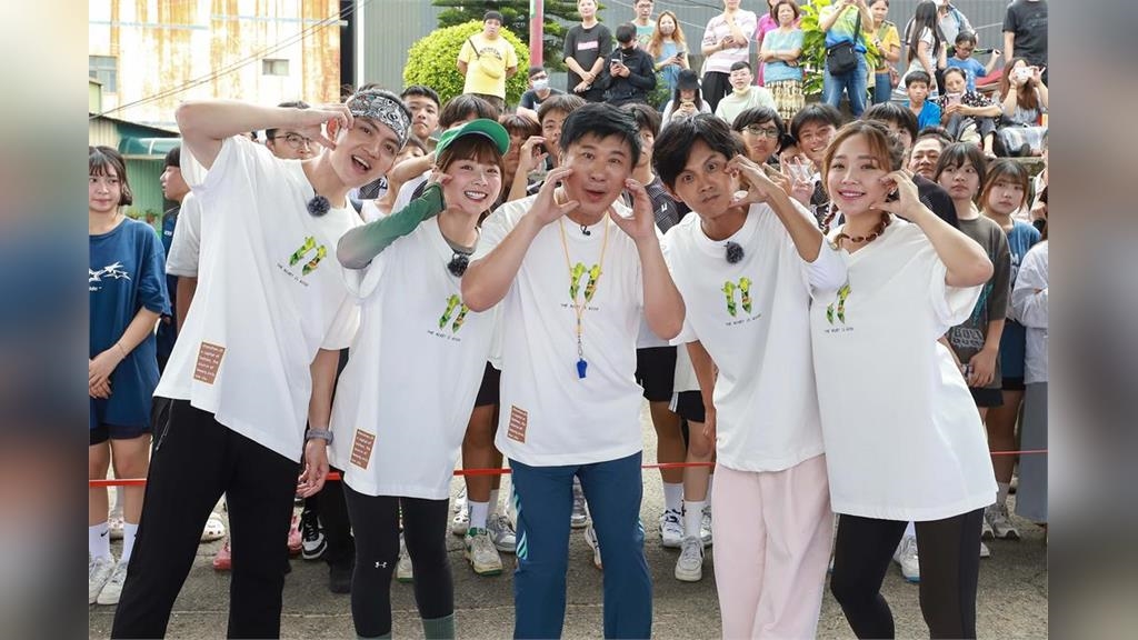 胡瓜首奪「最受信賴主持人」感動發言 謝震武12連霸：信任是一種責任