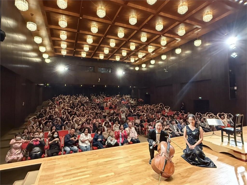 音樂家「休息中」清潔員突敲門!劈頭就問「為何不練琴」真相曝光了