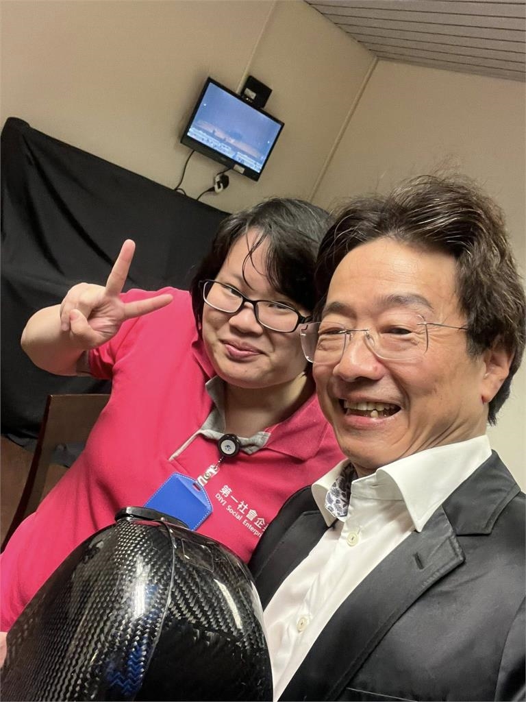 音樂家「休息中」清潔員突敲門!劈頭就問「為何不練琴」真相曝光了