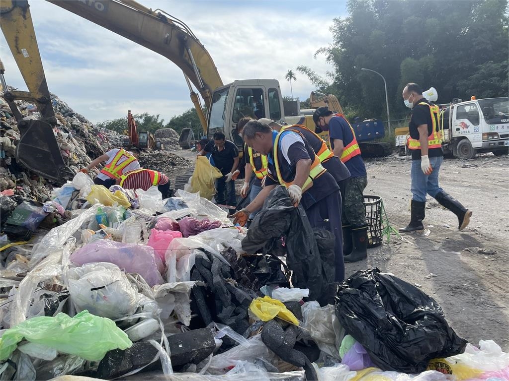 南投19噸垃圾因有「4物品」被退運！其中「這1樣」正確處理竟可賺800元