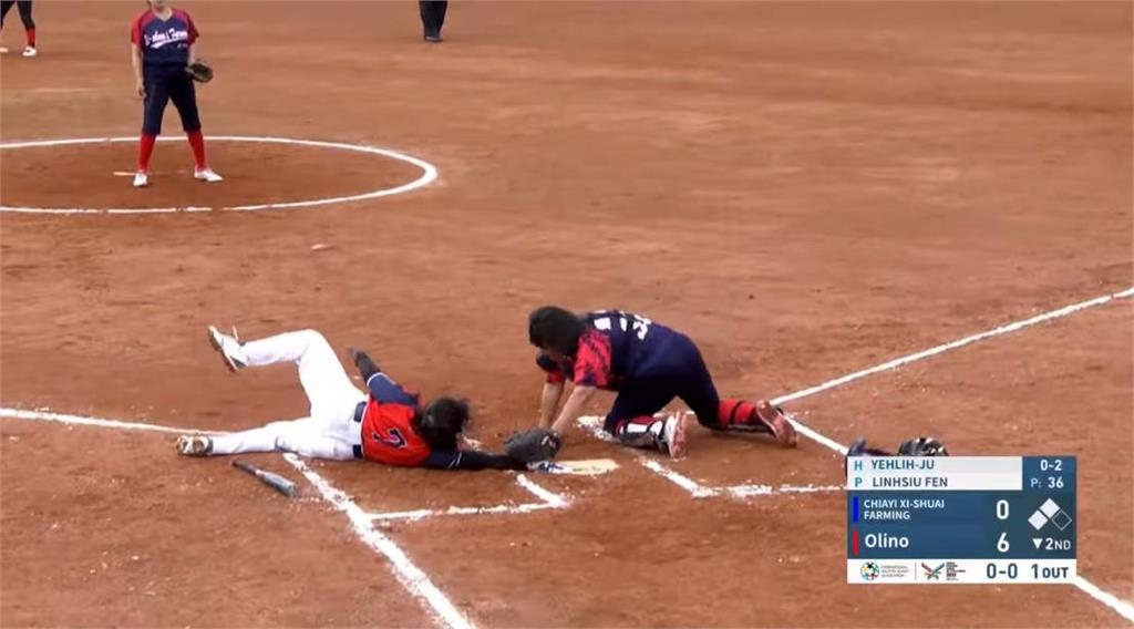 世壯運(影)/女壘60+決賽阿嬤球員頭部滑壘有夠拚! 歐立諾隊8:1奪下金牌