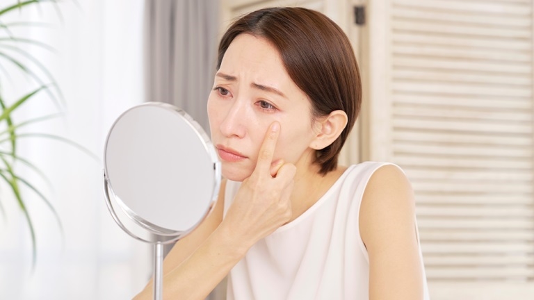 淚溝打完眼周腫成眼袋？醫揭「熊貓針vs玻尿酸」挑選訣竅：選錯針劑反而更顯老