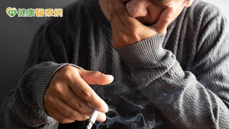 老菸槍男患小細胞肺癌無法手術　免疫治療合併化療成功展現「長尾效應」