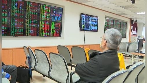 6月共計16檔公告配息 其中4檔年化配息率逾一成 6月共計16檔公告配息 其中4檔年化配息率逾一成