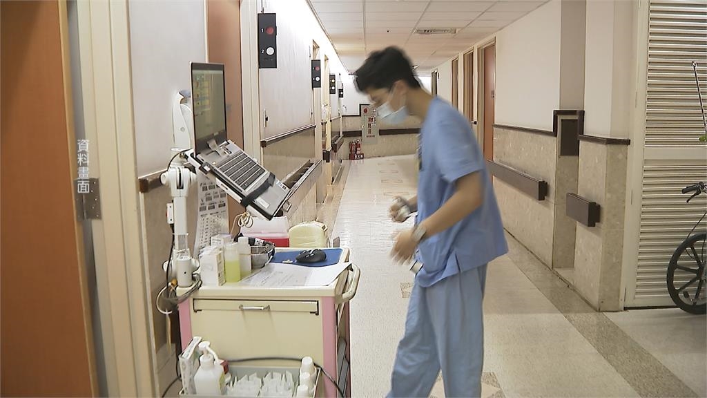 醫界陷嚴峻考驗！5個月66名急診醫離職　醫師嘆：我們濕透仍為病人撐傘