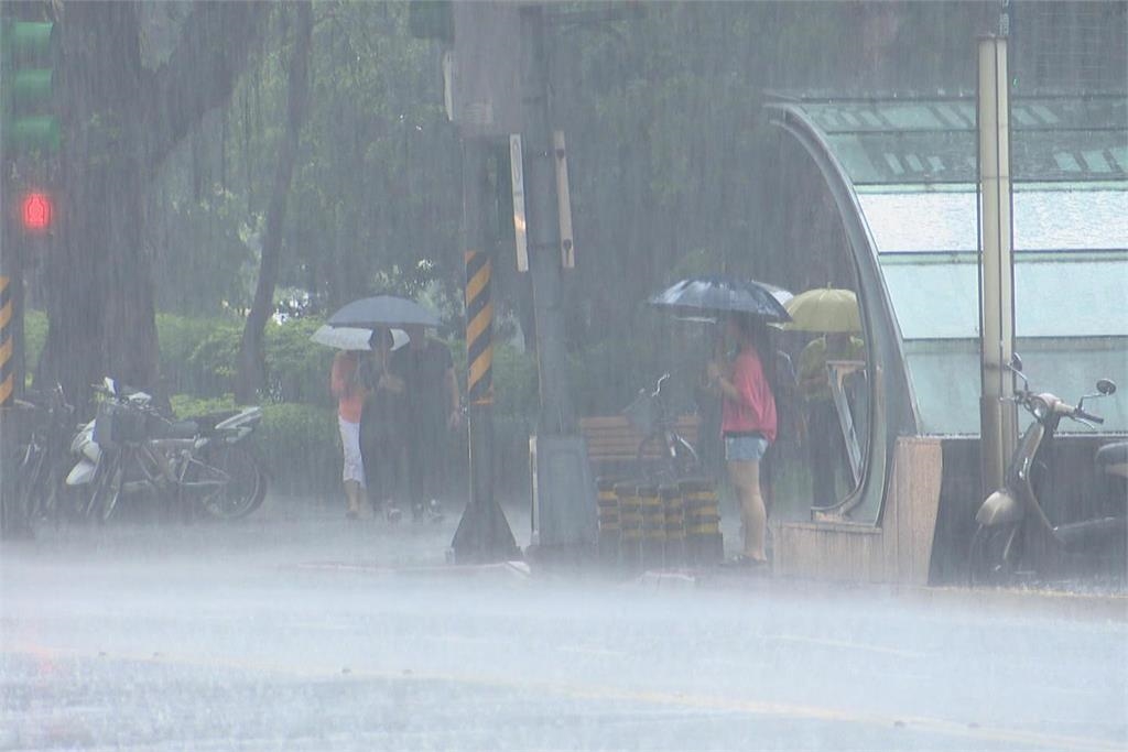 全台「14縣市」狂炸雷雨彈!林嘉愷曝下週「這1天」:有颱風發展跡象