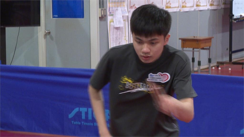 中國參賽遭設局戴紅領巾!林昀儒小帳「發1圖」現身了…粉淚:心疼你