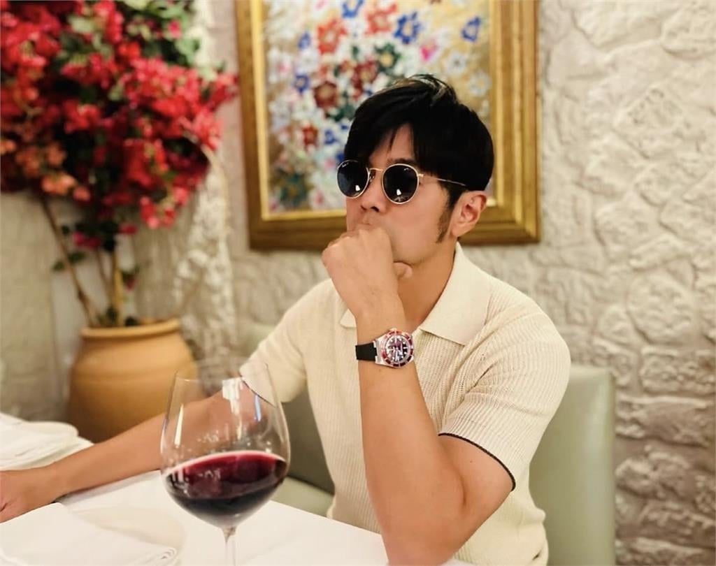 周杰倫「狂接13支代言」賺爆!半年「海撈新台幣9位數」粉絲嚇傻