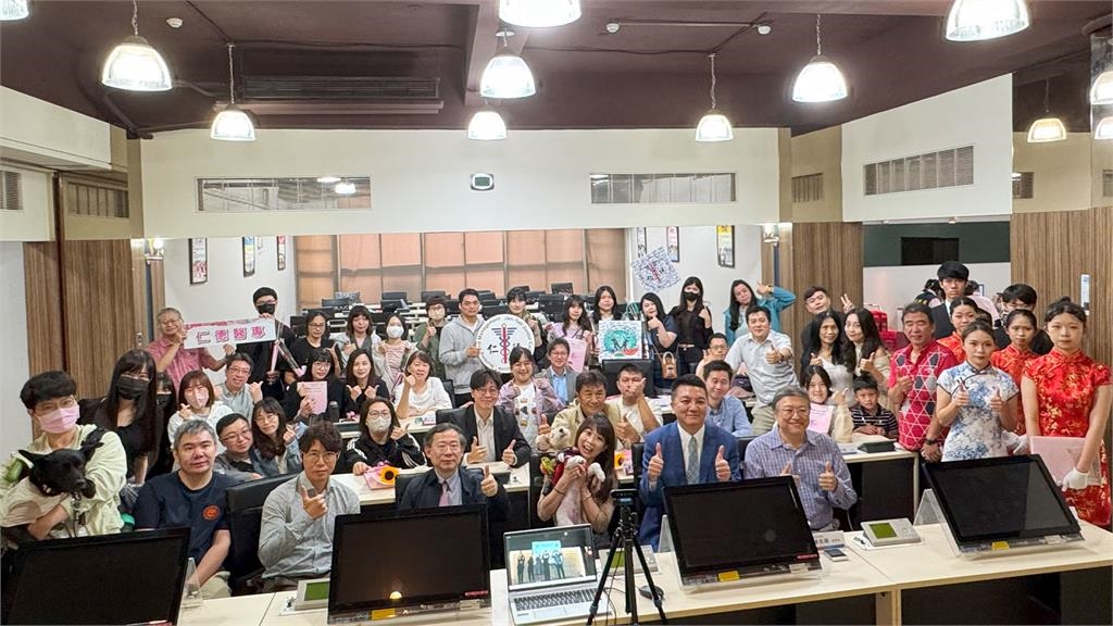 216hr專業訓練誕生「全國榜首」!仁德醫專首屆助理證照考照率破98%