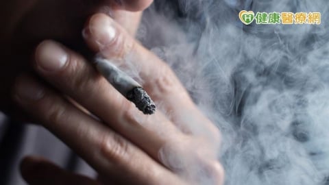 每天一包菸抽20年　為孩子他靠「1方法」半年成功戒菸