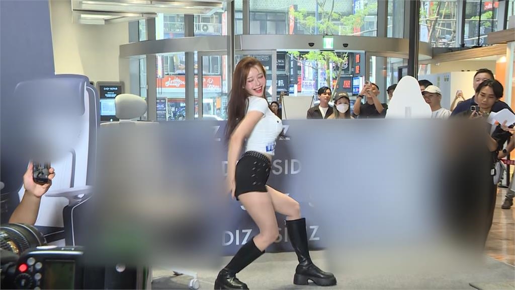 韓籍啦啦隊女神李雅英自曝有潔癖　回家洗澡前不做「這件事」