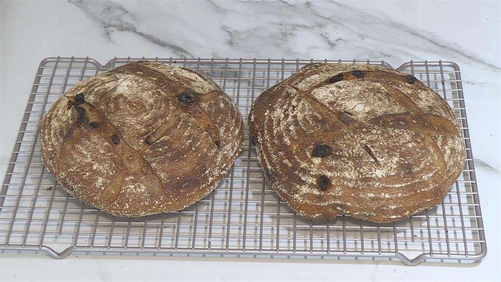 獨/72歲德國女婿台南開咖啡廳 用甜點、菜餚分享「慢活哲學」