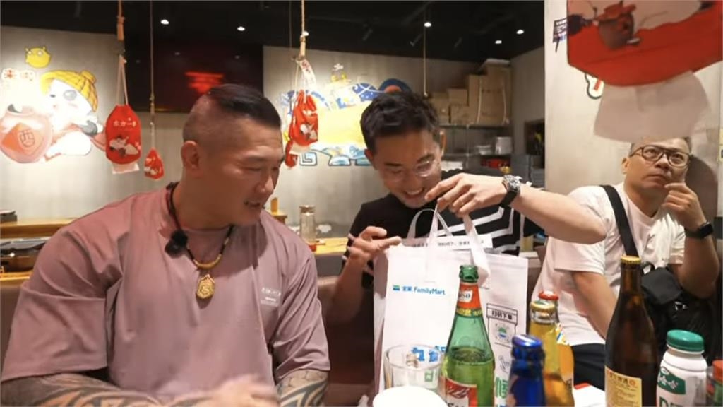 館長抵上海吃第一餐怒了：你們真的有夠下三濫！暴走原因曝光