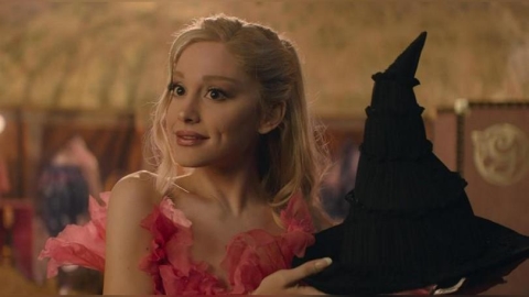 亞莉安娜格蘭德將演出《門當父不對》系列電影 班史提勒讚：她太有才華了！