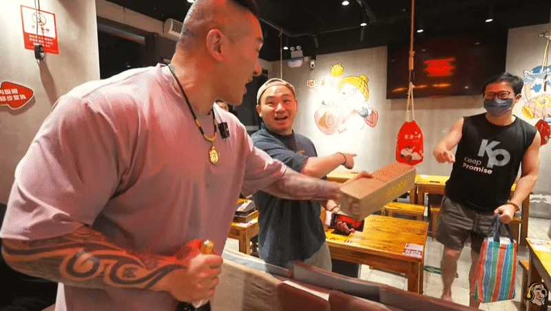 不只穿KP衣…中國人還喊「釋放柯文哲」!館長嗨吐1句網傻眼:抹紅阿北?