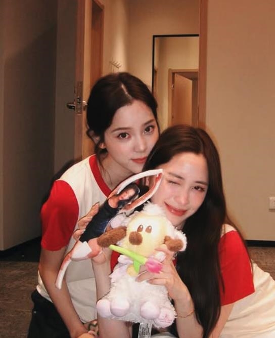 歐陽妮妮「消失15天」不藏了!才挨轟飄嬸味「中國拍片」又遭嗆:變了