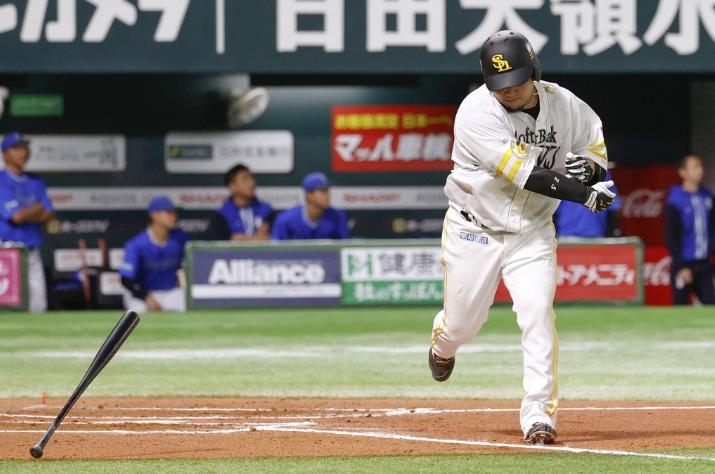 日職/軟銀261轟重砲打擊超慘淡 轉隊後首次遭下放二軍