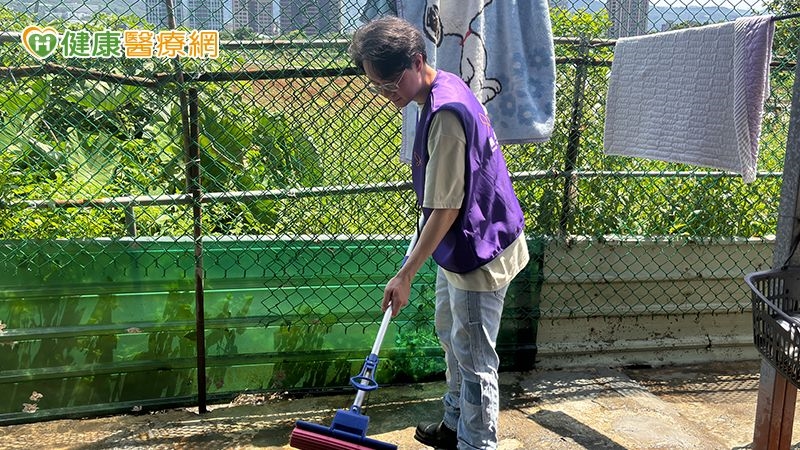 揮別診所刻板印象!生髮專科結合「寵物友善」 打造療癒就診體驗