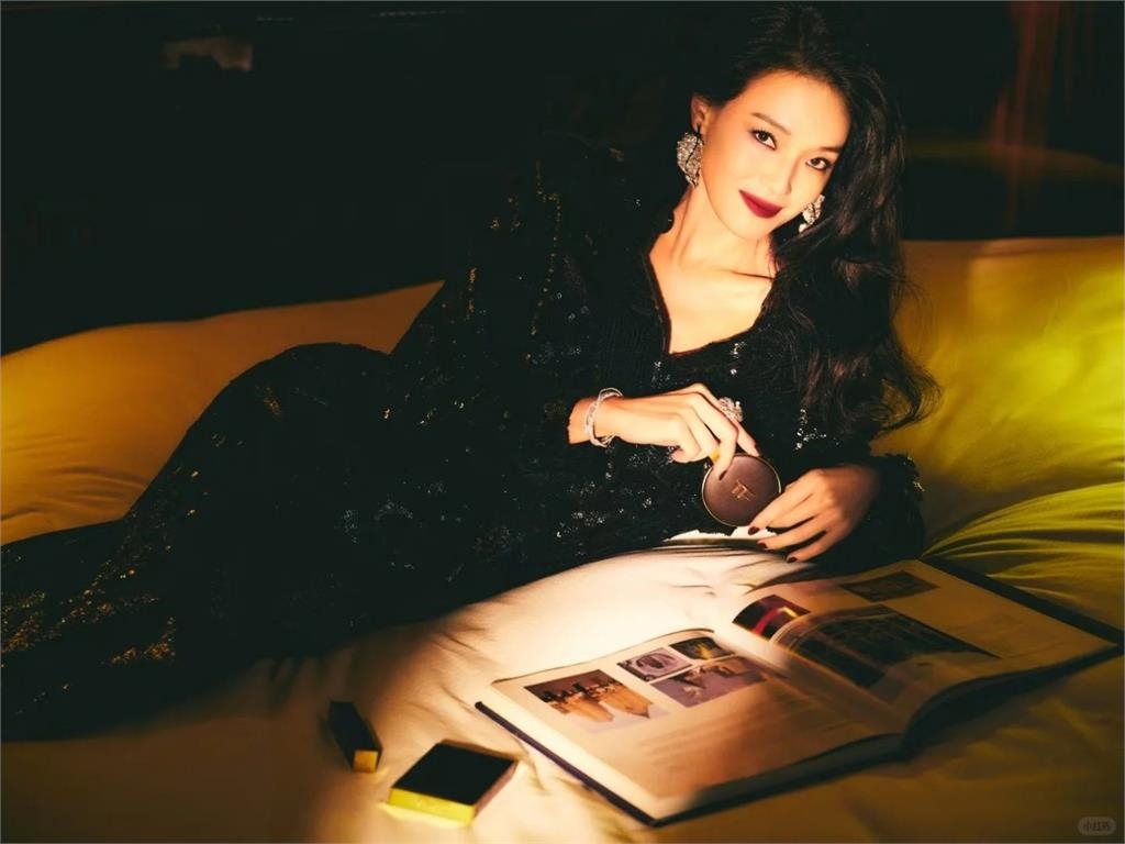 舒淇後台「真實髮際線被吹開」!煙燻濃妝全卸「49歲真面目」洩震撼落差…