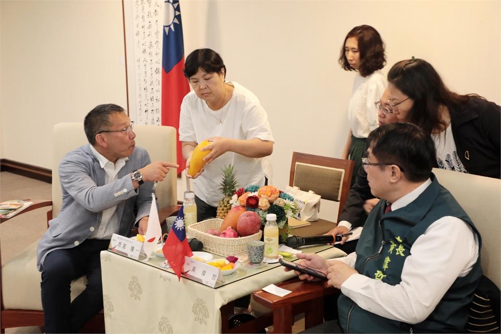 日本頂級超市社長親臨台南 與黃偉哲洽談台南農產上架