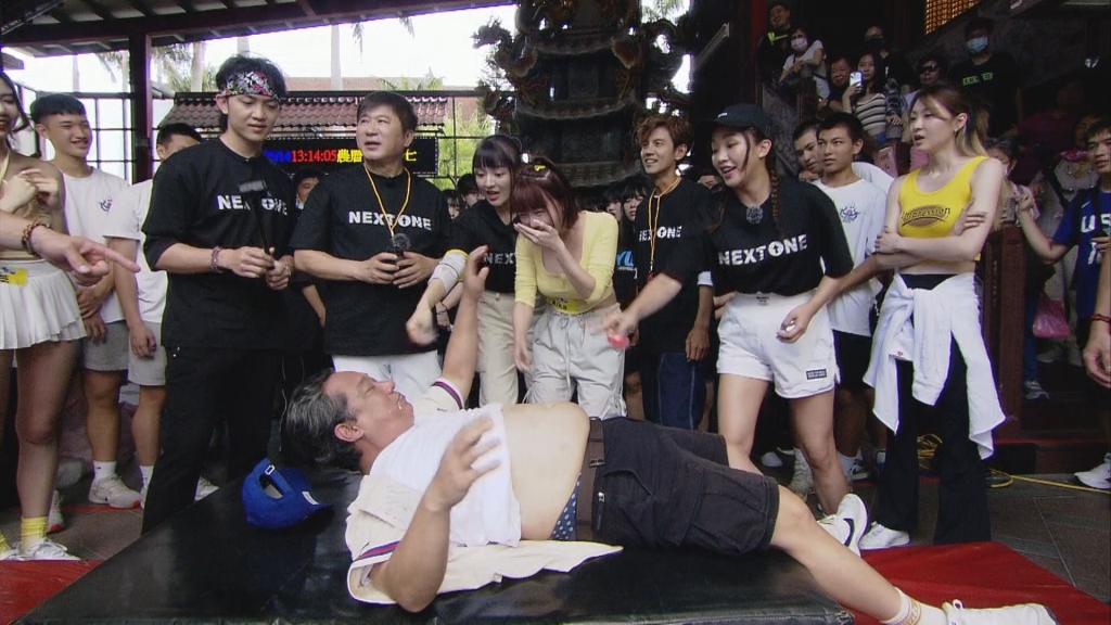 錄《大集合》慘出事！阿龐遭女星狂打「口吐白沫」 對象曝光怨嘆：我們無冤無仇