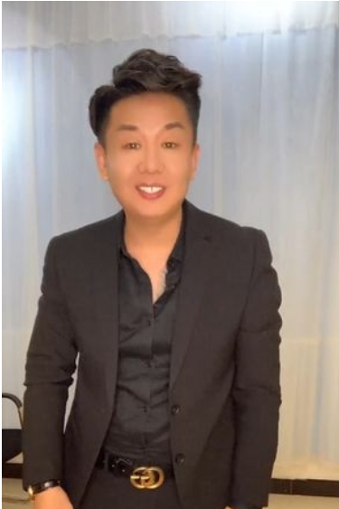 中國47歲抖音直播主「熬夜賣命直播200場」！家屬突宣布因1原因驟逝