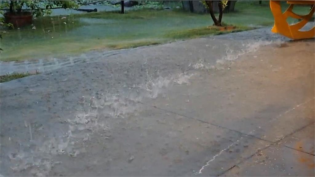 午後雨彈來襲!8縣市大雨特報 6地區慎防大雷雨 午後雨彈來襲!8縣市大雨特報 6地區慎防大雷雨