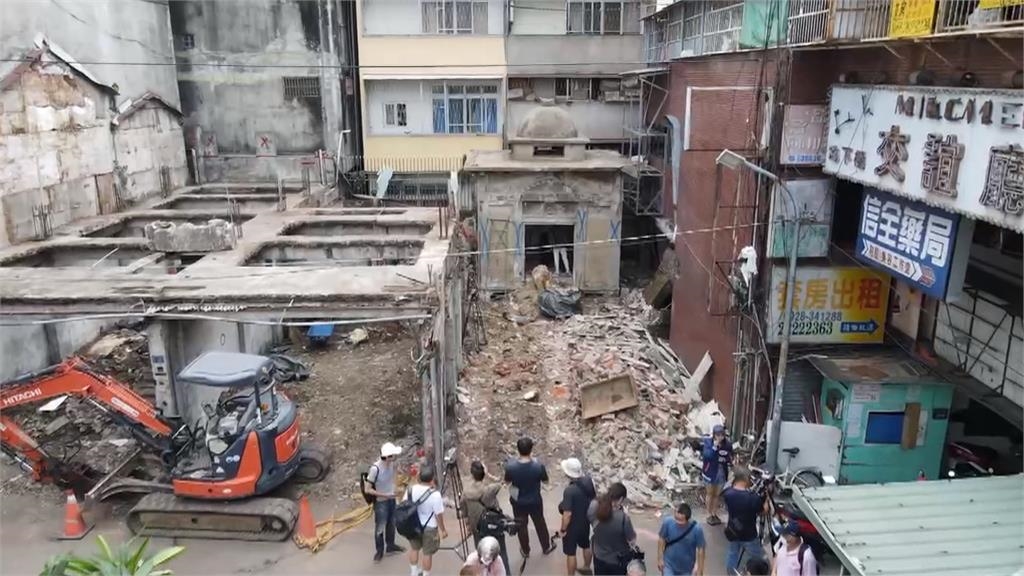 台中拆鐵皮屋赫見神秘建物 疑「護國山台中寺」 市府急喊卡