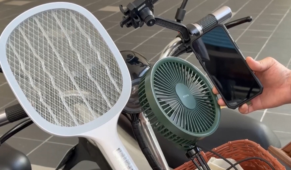 免費機車充電站遭濫用？　民眾強佔充電區充手機