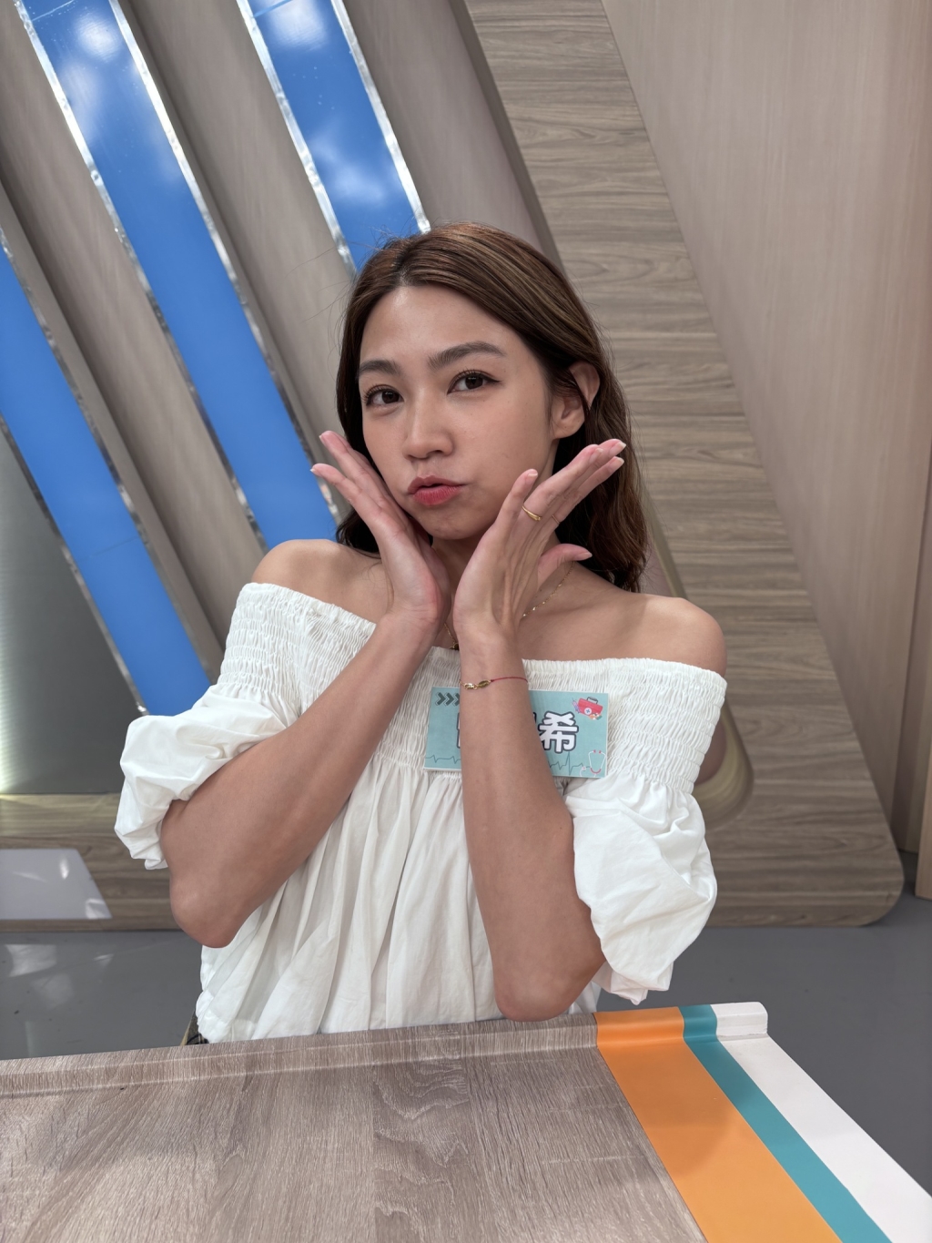 《醫學大聯盟》曾智希為了變成白雪公主 狂敷美白面膜變「豬頭」?