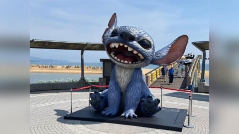 「星際寶貝」大鬧福隆沙灘！巨型史迪奇正式進駐沙雕季展開最萌破壞行動