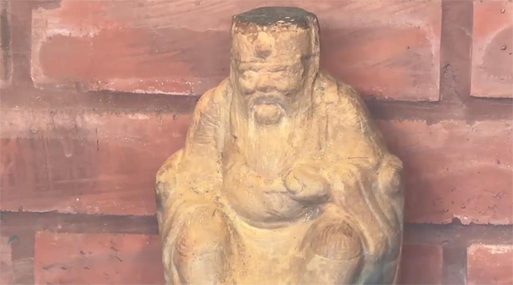 來拜拜免費呷冰! 宜蘭壯圍「冰棒土地公」發冰結緣