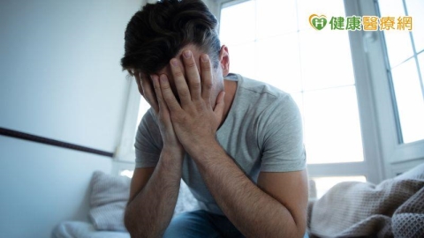 這種痛不是忍耐就好！　醫揭「慢性疼痛警訊」：3個月以上快就醫