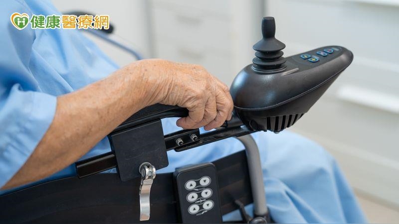 長照給付新制9月起分階段上路！年輕型失智、智慧輔具納入補助